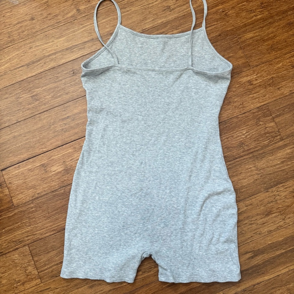 Women's Gray Sleeveless Robbed Romper Gray XL - Picture 5 of 6